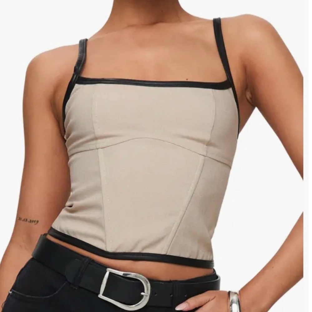 NWT Princess Polly Thalorien Top Woman’s 4 
Corset Cami Beige Fitted